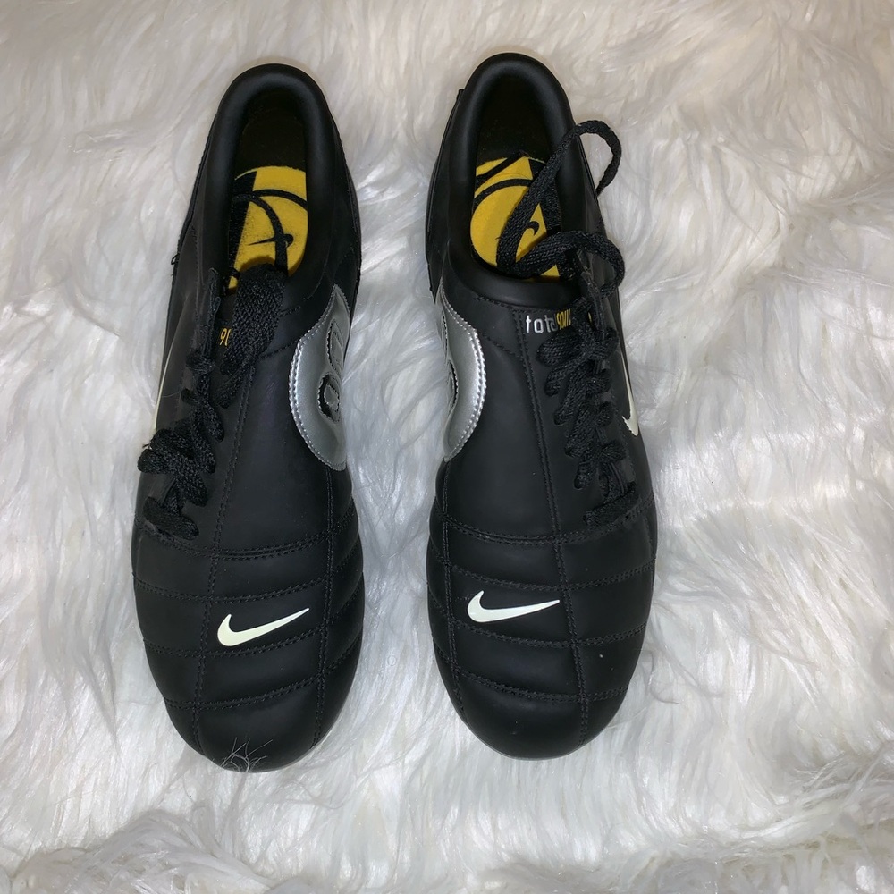 BRAND NEW!! NIKE TOTAL 90 III FG SOCCER CLEATS
